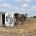 Colisão envolvendo Uno e carreta deixa dois feridos na BR 324