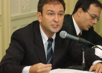RJ – Ex-deputado estadual “empregou” tia morta
