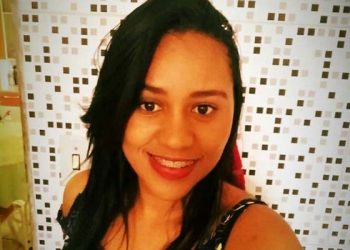 Mulher não resiste e morre em hospital após moto em que estava com o marido ser atingida por carro