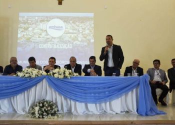 Deputado Osni Cardoso comemora assinatura de contratos entre prefeituras e Embasa