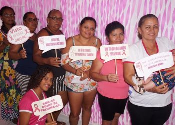 Ação do Outubro Rosa é realizada pela USF e CRAS nas Casas Populares, em Valente