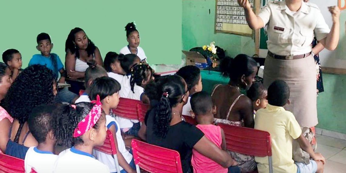 Polícia Militar realiza palestra para pais de alunos de escola da zona rural