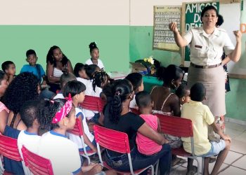Polícia Militar realiza palestra para pais de alunos de escola da zona rural