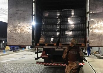 Cipe Litoral Norte recupera carga de refrigerantes em Esplanada; dois criminosos morrem em confronto