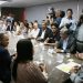 Em reunião com prefeitos, Rui Costa cobra medidas do governo federal contra óleo