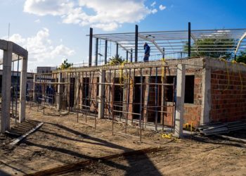 Valente – Obra de construção da nova Escola Aldacy Bahia Mota segue em ritmo acelerado