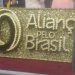 Artista plástico cria painel de novo partido de Bolsonaro com uso de cartuchos de bala
