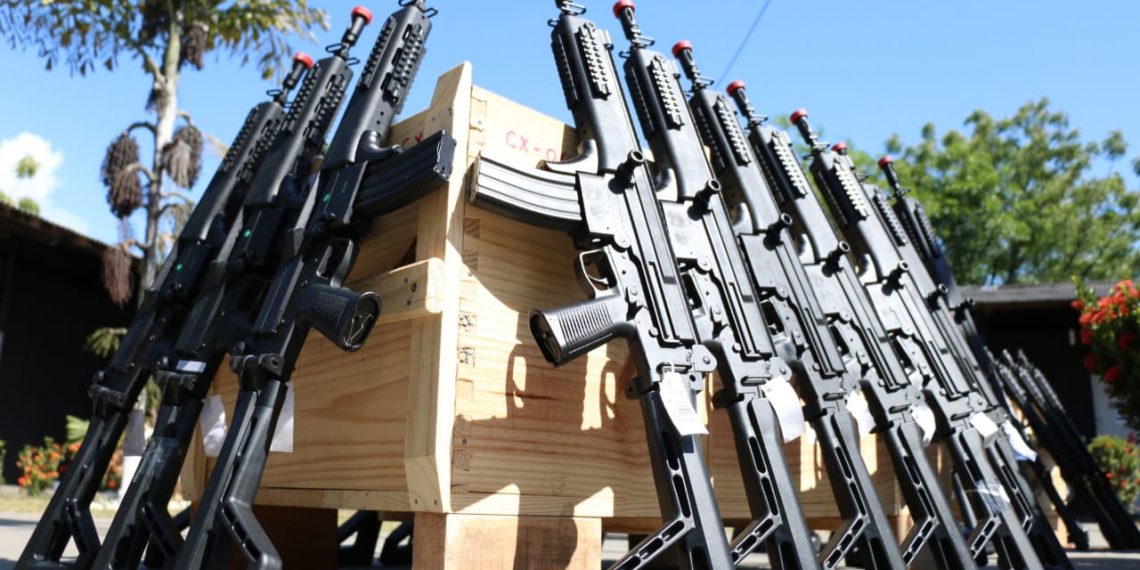 Polícia Civil recebe 200 novos fuzis e espingardas