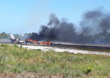 Aeronave cai durante pouso em pista de resort, pega fogo e deixa 1 morto e 9 feridos