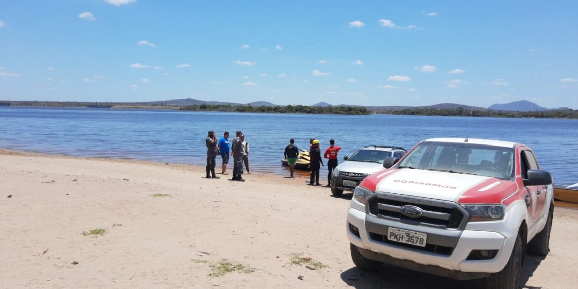 Ponto Novo – Após mais um dia de buscas, jovem que caiu de Jet sky em barragem continua desaparecida
