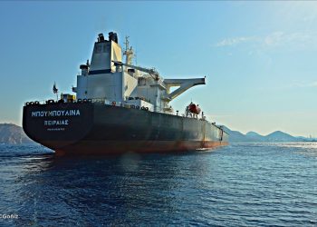 Dona de navio suspeito diz ter provas de que não derramou óleo