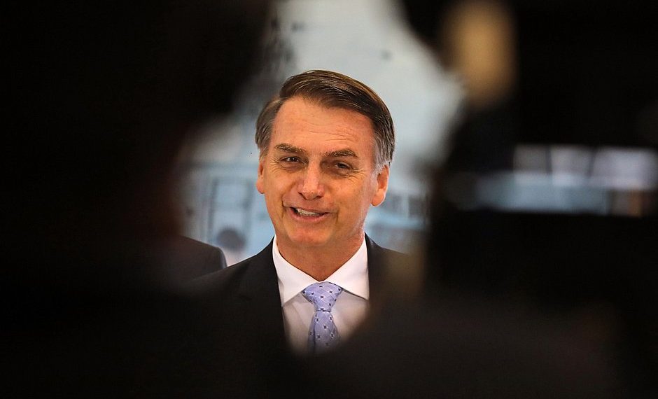 Após racha no PSL, Bolsonaro anuncia saída do partido