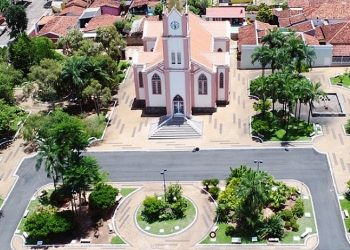 Cidade natal de Bolsonaro pode ser extinta com aprovação de PEC