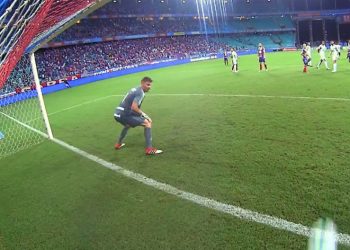 Bahia domina o jogo contra a Chapecoense mas não passa do empate em 1 a 1