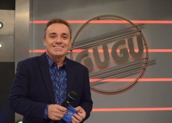 Gugu caiu de altura de 4 metros após o piso da casa ceder quando tentava consertar ar condicionado