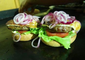 Hambúrguer de cordeiro é lançado na Feira Baiana de Agricultura Familiar