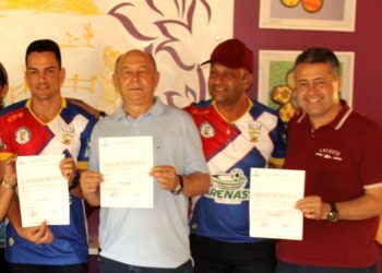 Quijingue: prefeito pede apoio a deputados para conseguir o gramado do estádio