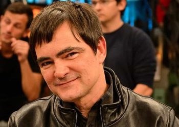 Samuel Rosa anuncia fim da banda Skank