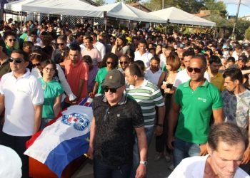 Ao som do hino do Bahia corpo do presidente da Ascoob Sisal é sepultado em Subaé