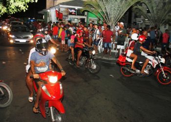 Torcida do Flamengo invade às ruas para comemorar mais um esperado titulo da Libertadores