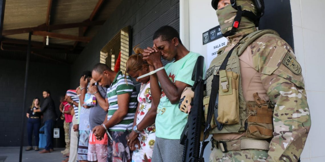 Treze presos em grupo envolvido com tráfico e roubos a bancos