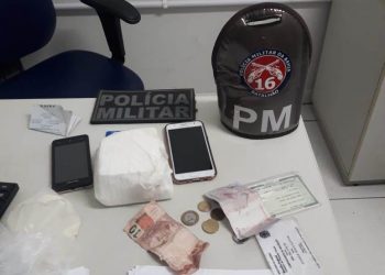 PM prende duas mulheres ao fazer revista em van na cidade de Araci