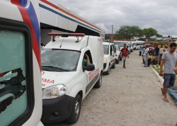 Durante feira livre, prefeito Adriano Santos promove desfile de carros adquiridos na sua gestão e anuncia novas obras
