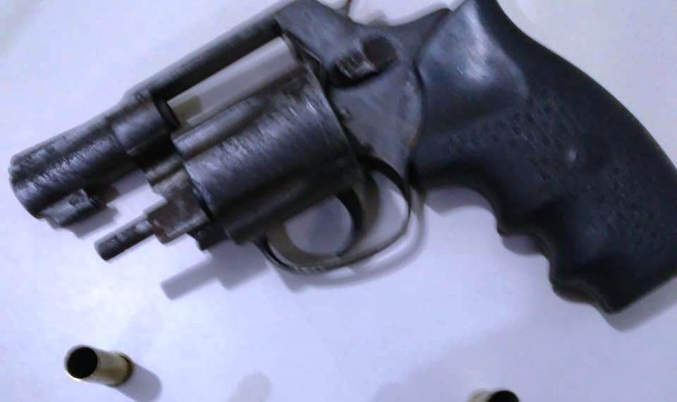 Homem é baleado durante festa na zona rural e PM prende autor do disparo