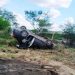 Ocupantes de Polo abre fogo contra outro veículo que capota após condutor ser atingido
