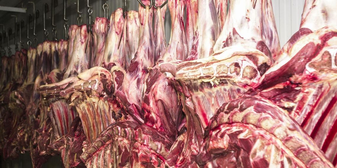 Alta do preço das carnes puxa inflação em novembro no país, diz IBGE