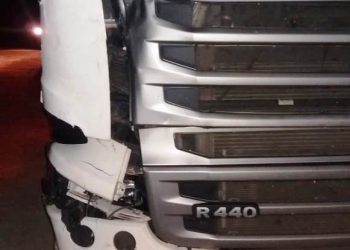 Mulher morre ao ser atropelada por carreta na BR 116/Norte