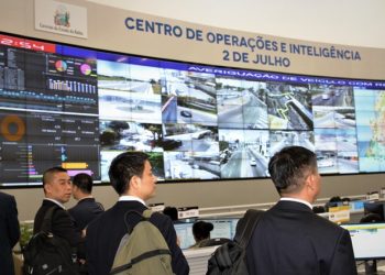 Comitiva da China visita Centro de Operações e Inteligência da SSP