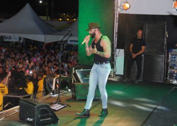 Hangar em Valente se consagra como a maior festa de fim de ano no estado