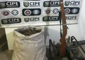 CIPE Nordeste prende homem transportando maconha em garupa de moto