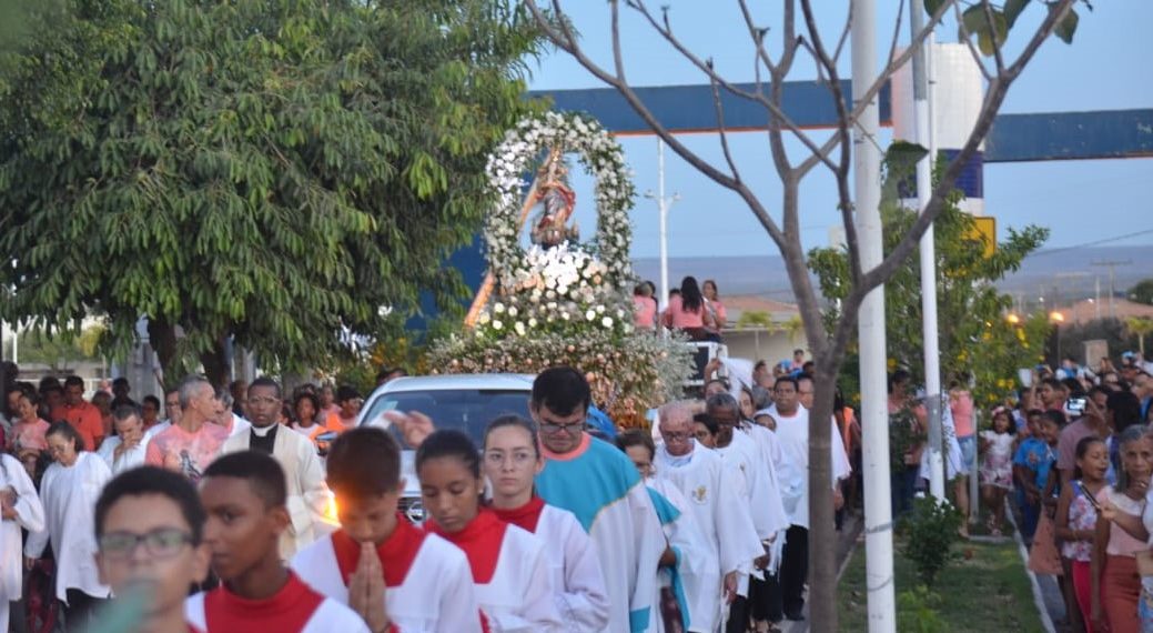 Pároco de Araci conta história da chegada da imagem de Nossa Senhora da Conceição padroeira do município