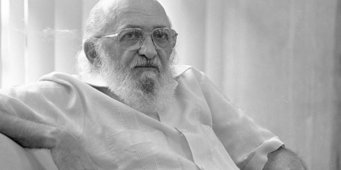 Senado e Câmara aprovam homenagem a Paulo Freire, chamado de ‘energúmeno’ por Bolsonaro