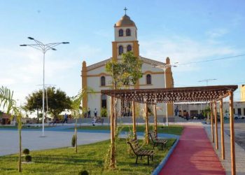 Sátiro Dias – Prefeitura entrega nova Praça da Matriz totalmente revitalizada