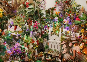 Idosa mantém tradição milenar com a montagem de presépio em sua residência na zona rural de Riachão