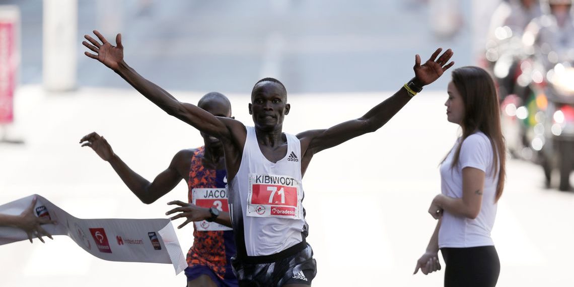 SP – Queniano vence São Silvestre com ultrapassagem nos últimos segundos