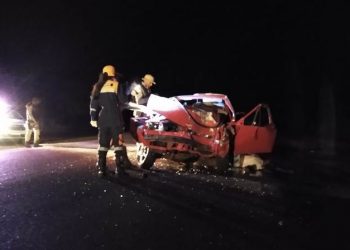 Motorista de Gol morre ao colidir veículo com caminhão na BR 324