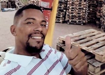 Motociclista morre após sofrer acidente no centro de Ribeira do Pombal; vídeo