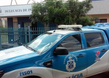 Homem invade casa de idosa, rouba e estupra empregada