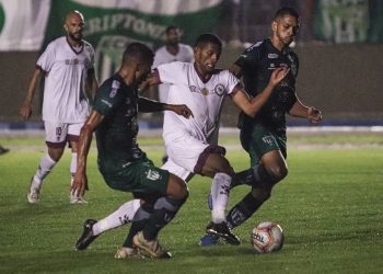 Jacuipense e Vitória da Conquista ficam no empate por 2 a 2 na estréia do Baianão 2020