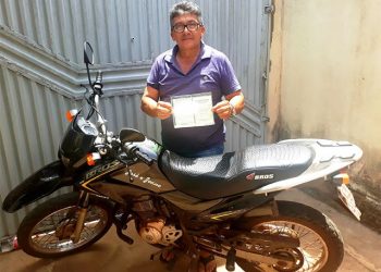 PI – Motociclista é multado por não usar cinto de segurança