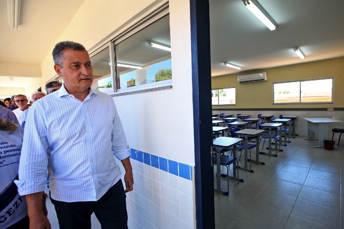 Governo envia projeto para legislativo que vai beneficiar 12,1 mil professores