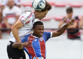 Na estreia da Copa do Nordeste, Bahia e Santa Cruz ficam no zero a zero