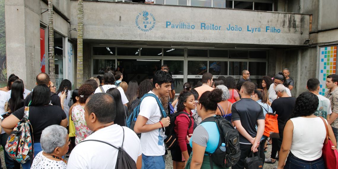 MEC suspende início das inscrições para o Prouni