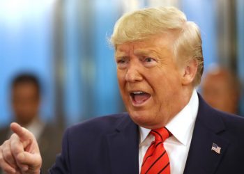 Câmara dos EUA aprova medida que limita poderes de guerra de Trump contra o Irã