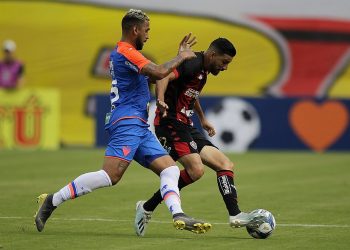 Copa do Nordeste: no duelo de leões,Vitória e Fortaleza ficam no 0 a 0 no Barradão