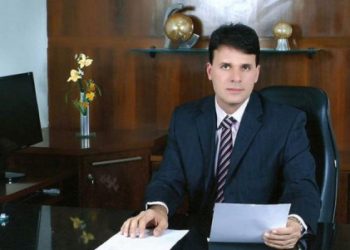 Ex-prefeito de Itaberaba é condenado à prisão por se autopromover em carnês de IPTU